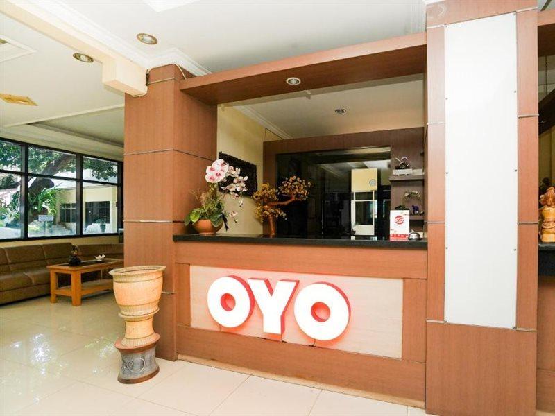 Oyo 1652 Hotel Tampiarto Проболінґо Екстер'єр фото