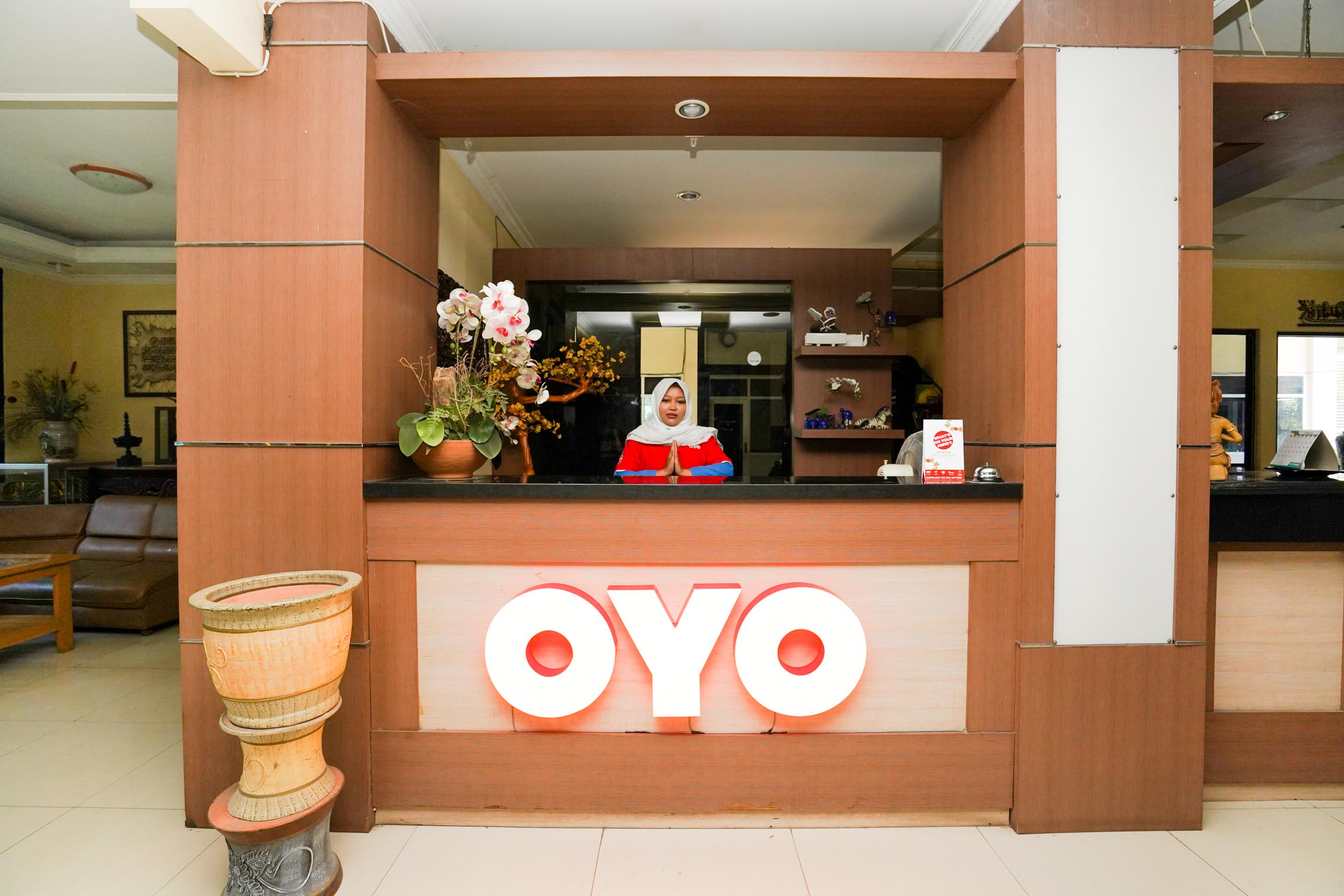 Oyo 1652 Hotel Tampiarto Проболінґо Екстер'єр фото