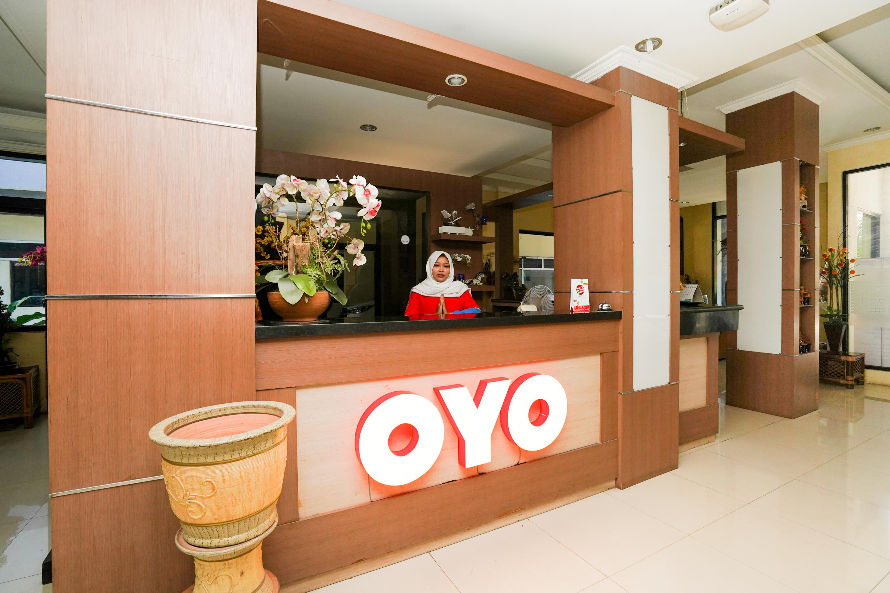 Oyo 1652 Hotel Tampiarto Проболінґо Екстер'єр фото