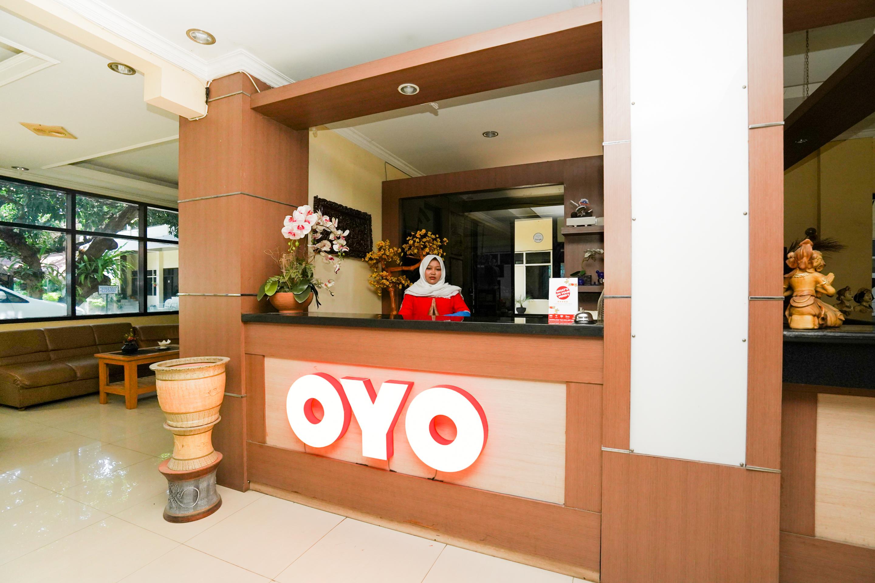Oyo 1652 Hotel Tampiarto Проболінґо Екстер'єр фото